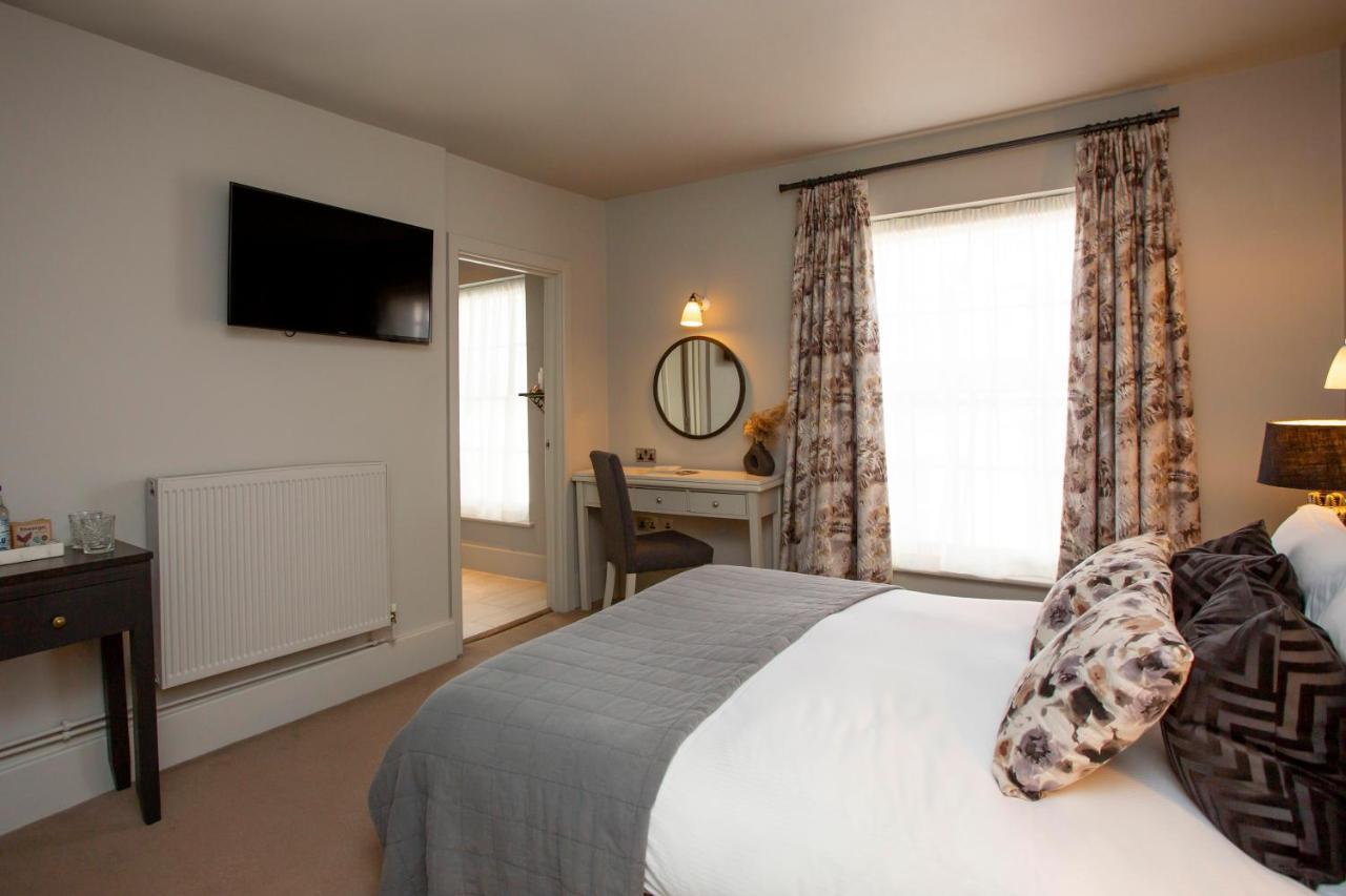 Отель The Grosvenor Arms Шефтсбери Экстерьер фото