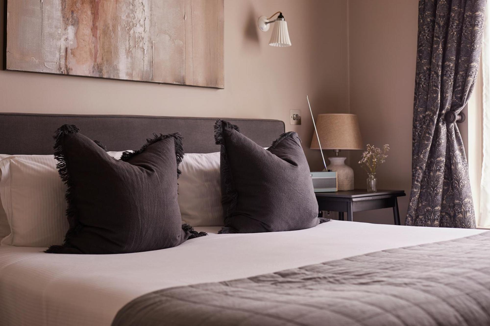 Отель The Grosvenor Arms Шефтсбери Экстерьер фото