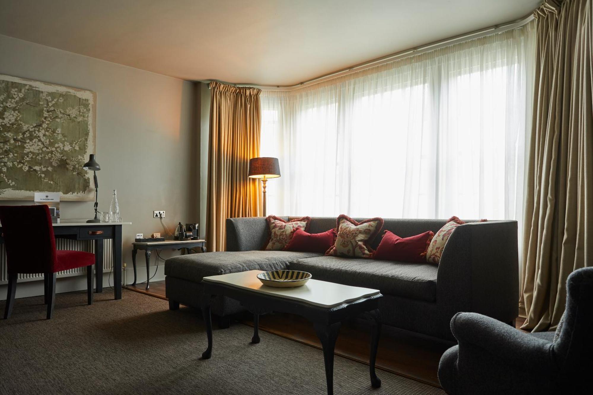 Отель The Grosvenor Arms Шефтсбери Экстерьер фото