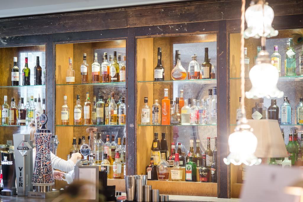 Отель The Grosvenor Arms Шефтсбери Экстерьер фото