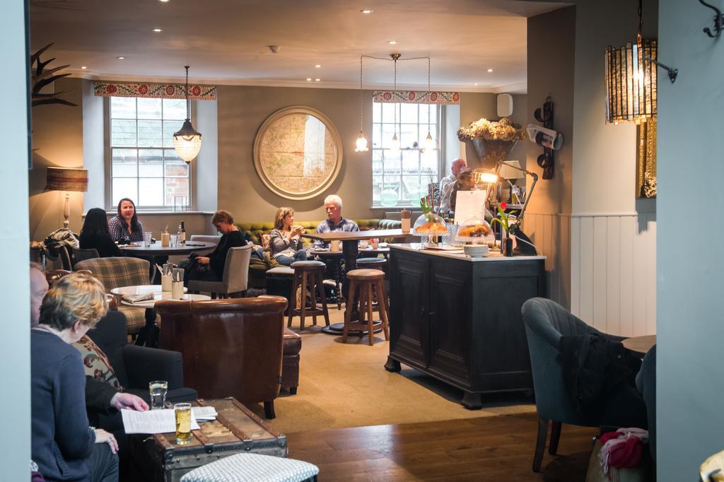 Отель The Grosvenor Arms Шефтсбери Экстерьер фото
