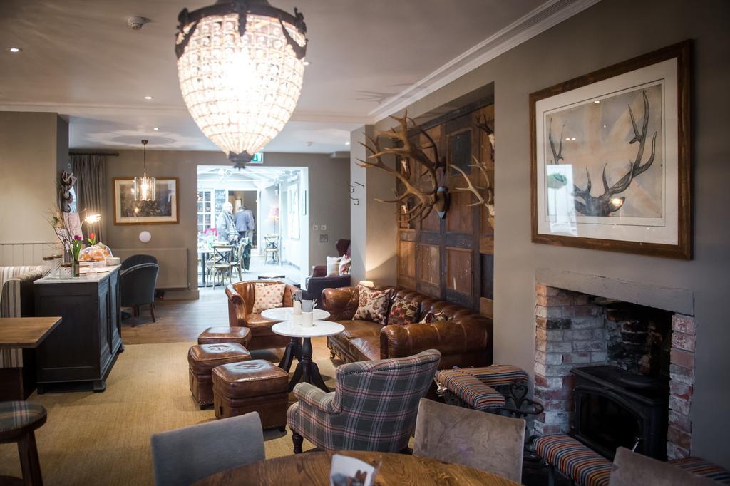 Отель The Grosvenor Arms Шефтсбери Экстерьер фото