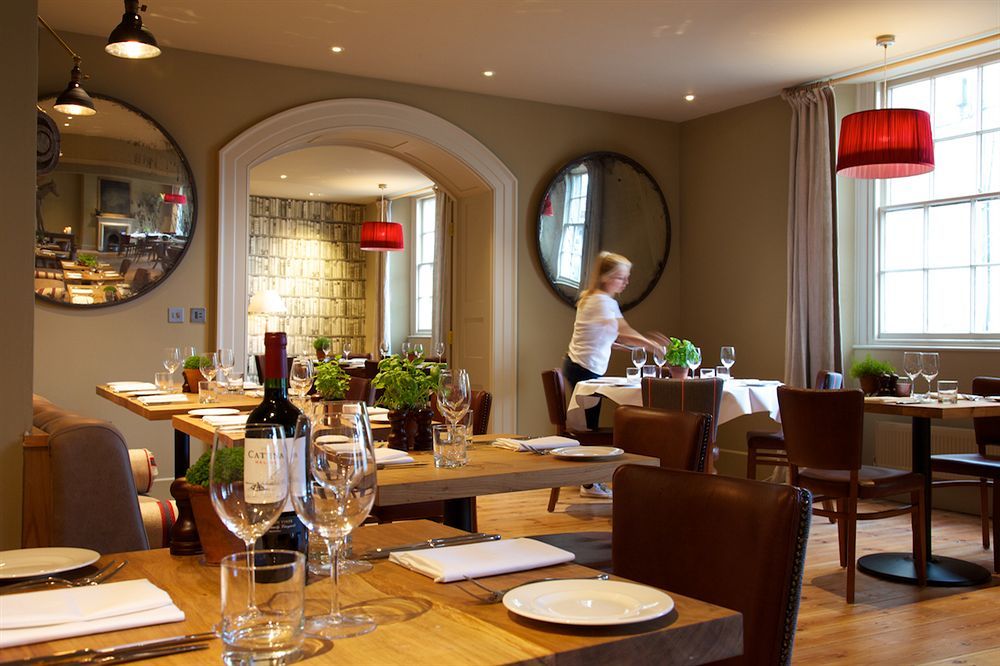 Отель The Grosvenor Arms Шефтсбери Экстерьер фото